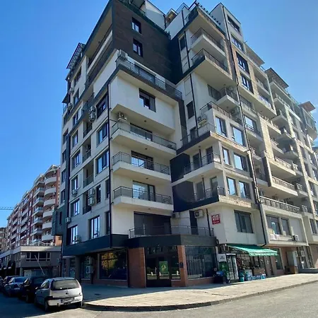 Flower House 8 Апартамент *