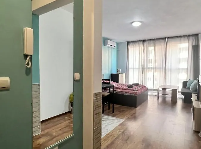 Flower House 8 * Sofía